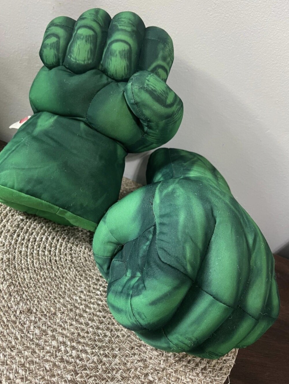 Incredible Hulk Smash Hands Soft Fist Gloves NO SOUND Plush  Pre-Owned.